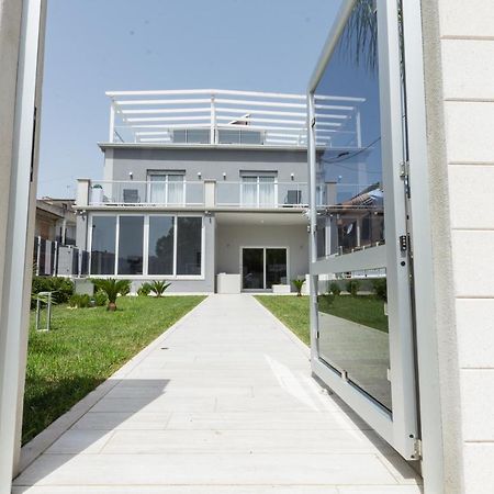 ホテル Luxury House ヴィッラピアーナ エクステリア 写真