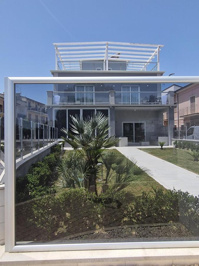 ホテル Luxury House ヴィッラピアーナ エクステリア 写真